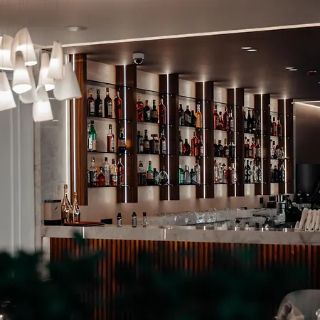 Holiday Hotel Ринас