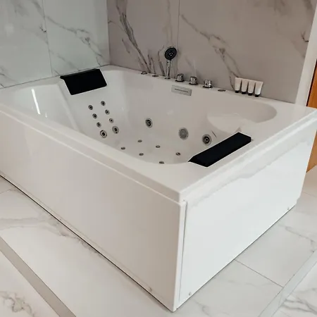 Holiday Hotel Отель 4*
