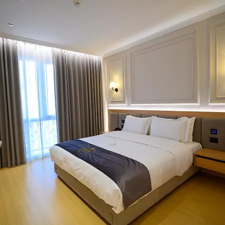 Отель Holiday Hotel