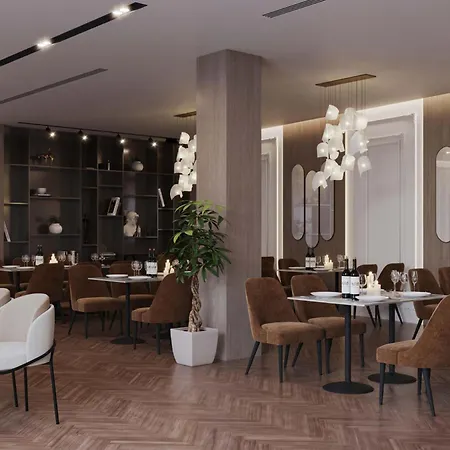 Отель Holiday Hotel 4*